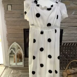 CLOSEOUT. NEW SHEIN XL WHITE WITH BLACK POLKA DOTS DRESS